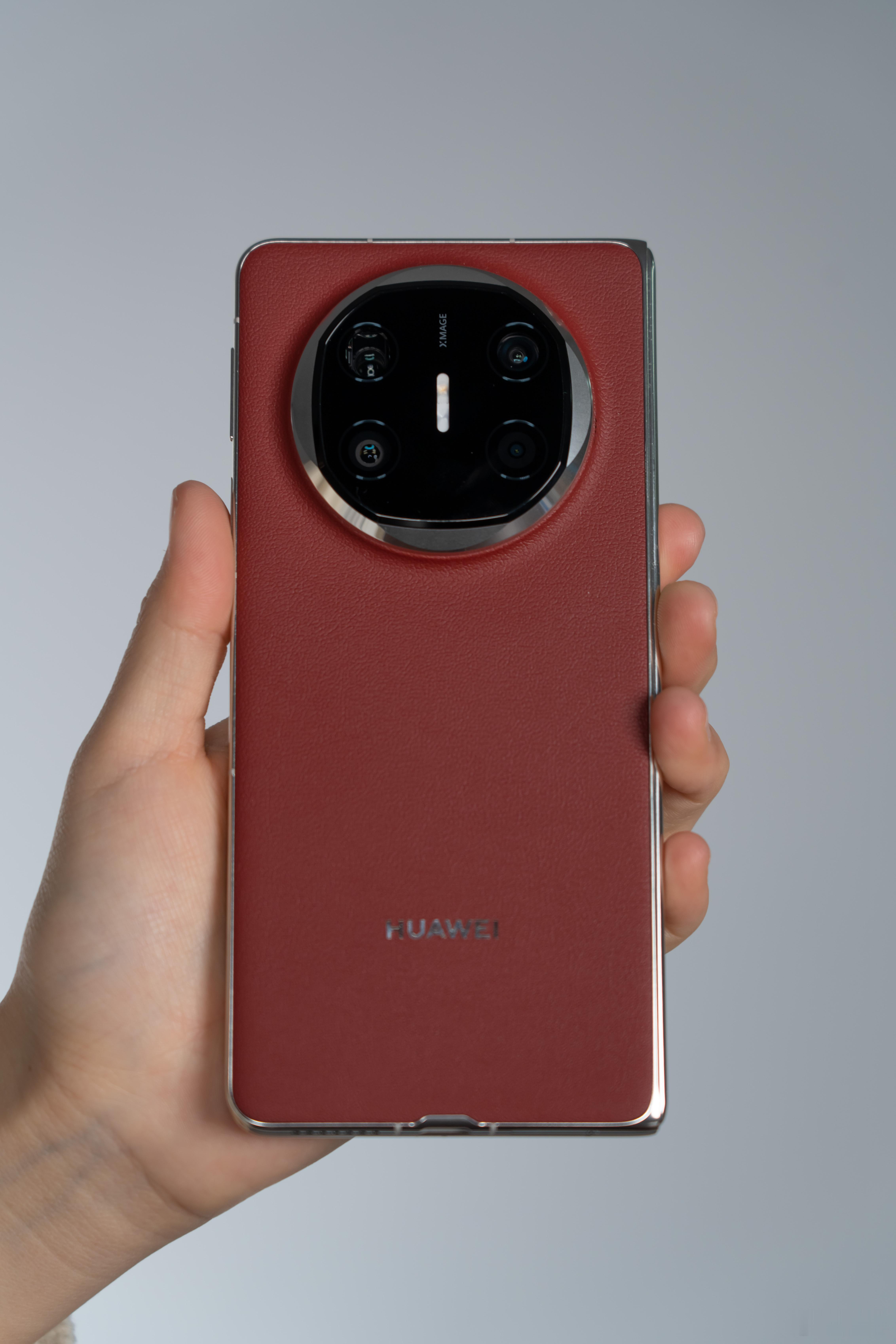 华为MateX6一周使用体验 不愧是华为旗舰机，华为MateX6可以说是从内到外