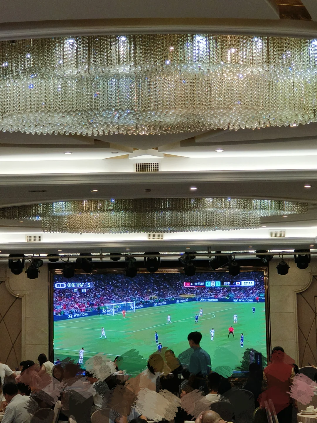 也是体会了一把吃午饭看世界杯⚽