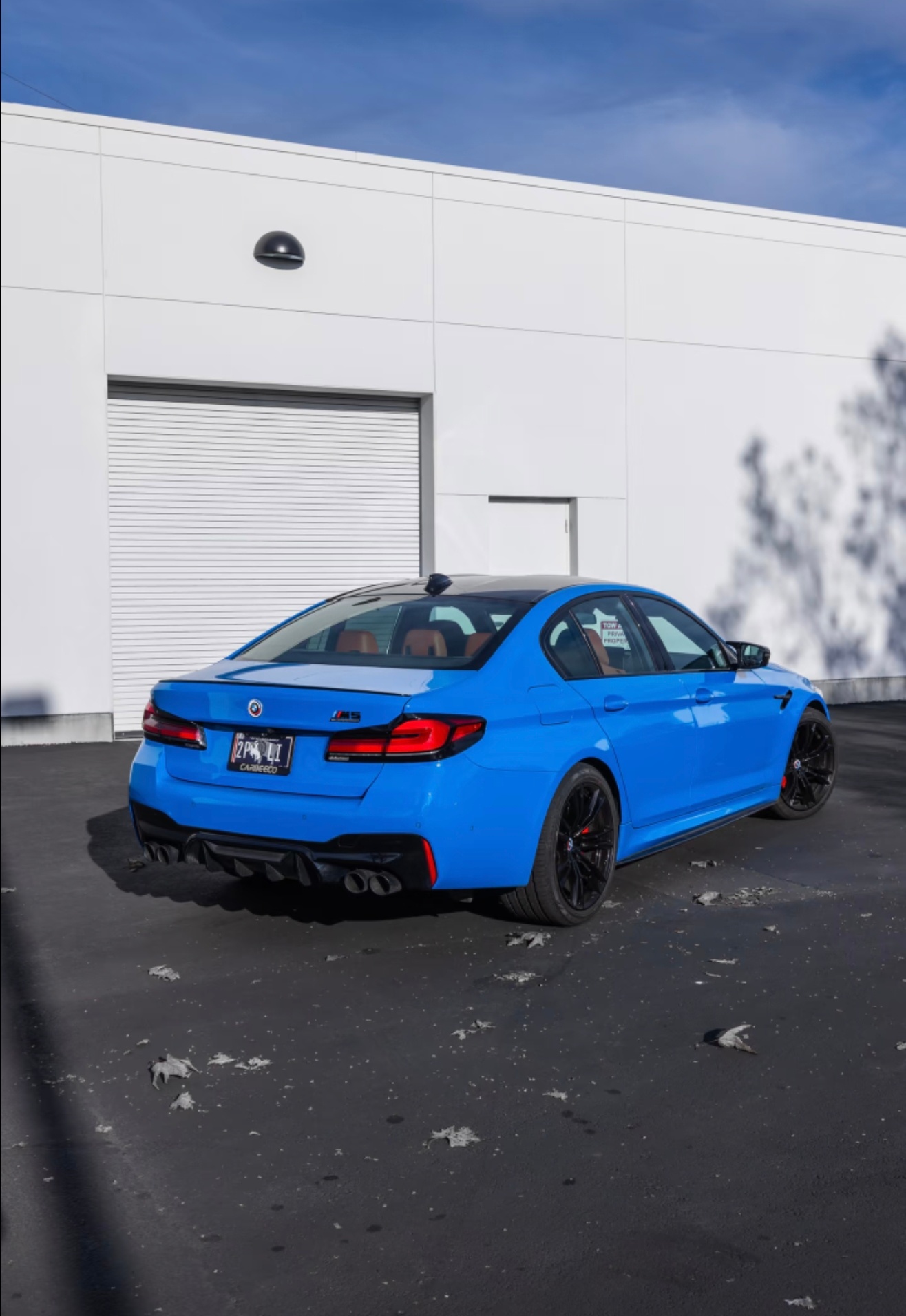 最近有点喜欢这款 M5 了还有这个 Voodoo Blue 真耐看 