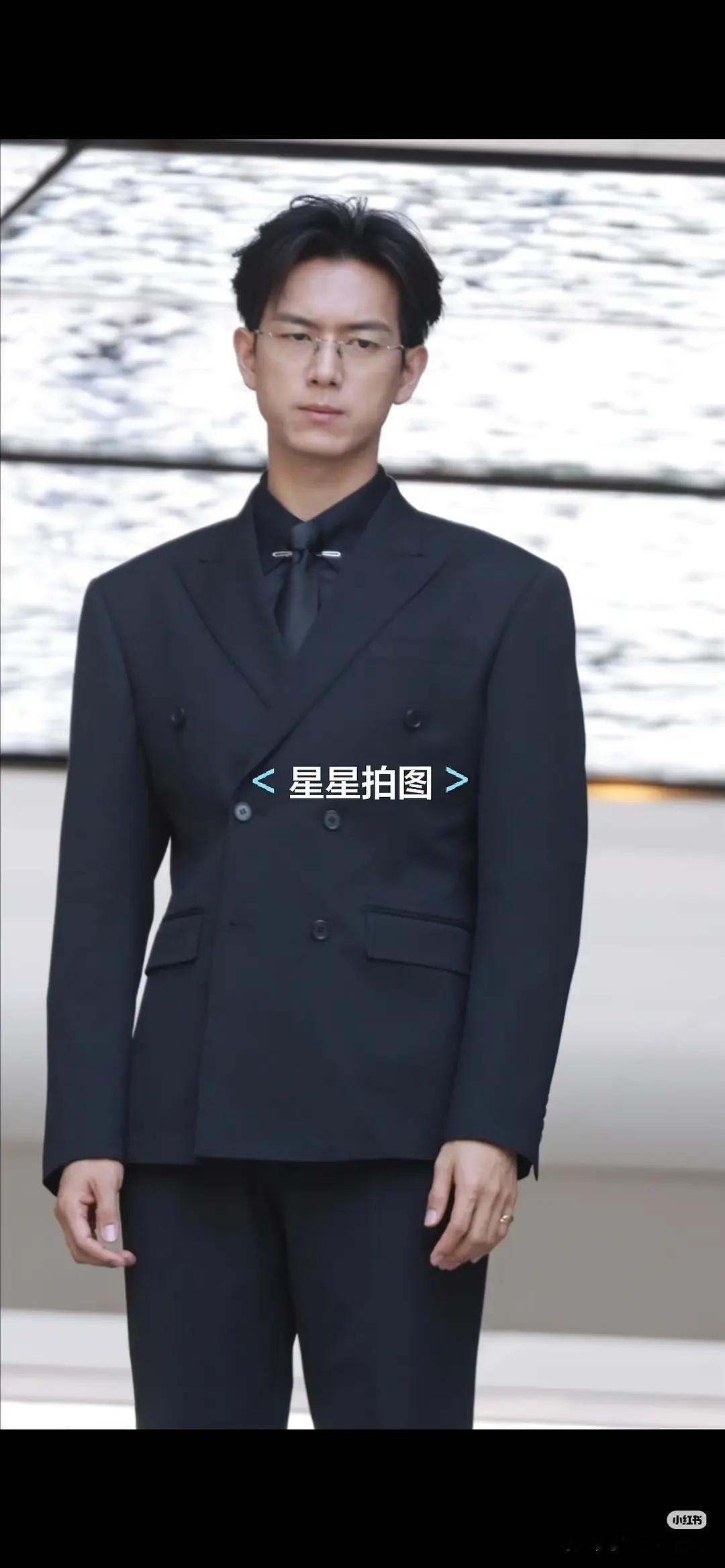 现叔有点沧桑，天天旅游摄影也要医个美吧 