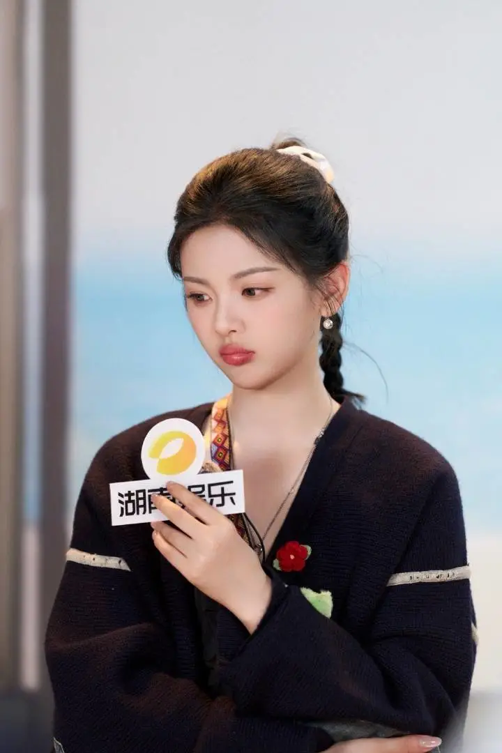 可爱老婆杨超越美图存
