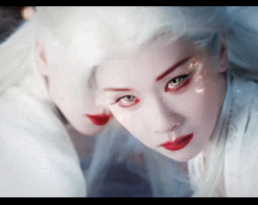 陈都灵和鞠婧祎是比谁更渗人吗？ 