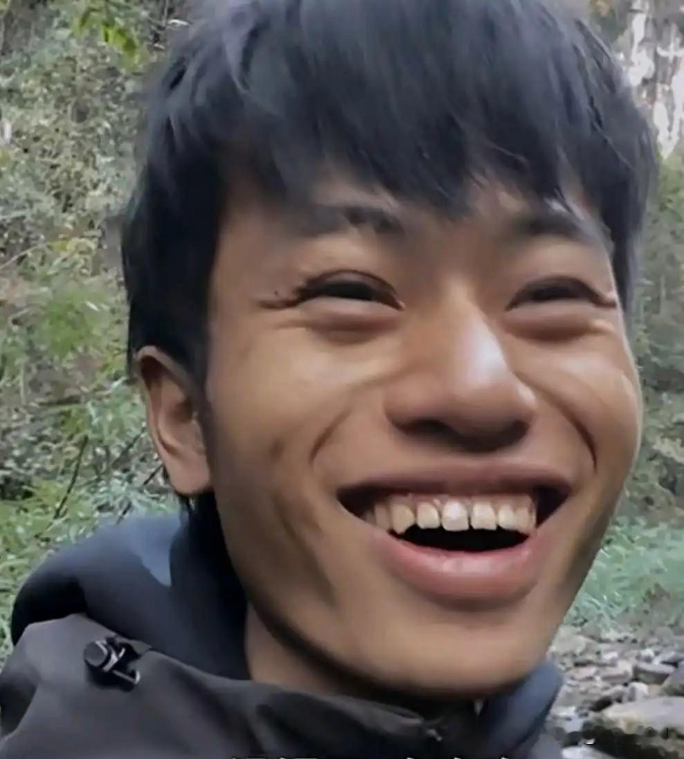 林北又“作弊”了？

在近期爆火的七星山荒野挑战中，直播间里粉丝居然玩出“暗号助