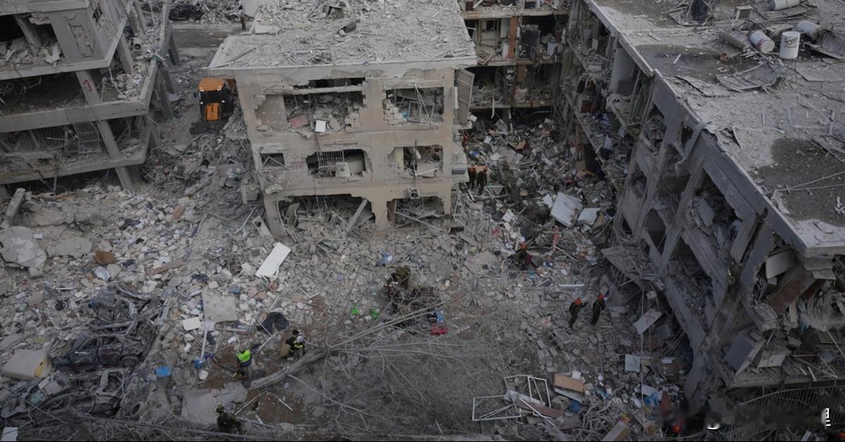 美军越来越不讲武德了。
开战首日就直捣对方中军大帐，
悉数团灭对方大部分高层将领