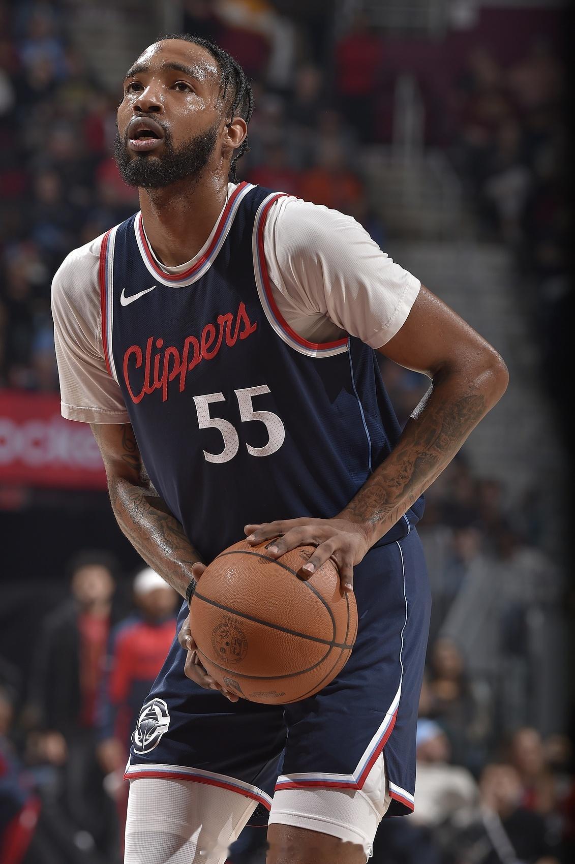 Shams：快船￼前锋小琼斯将于明日战活塞￼复出！终于复出了，北伐北伐！快船