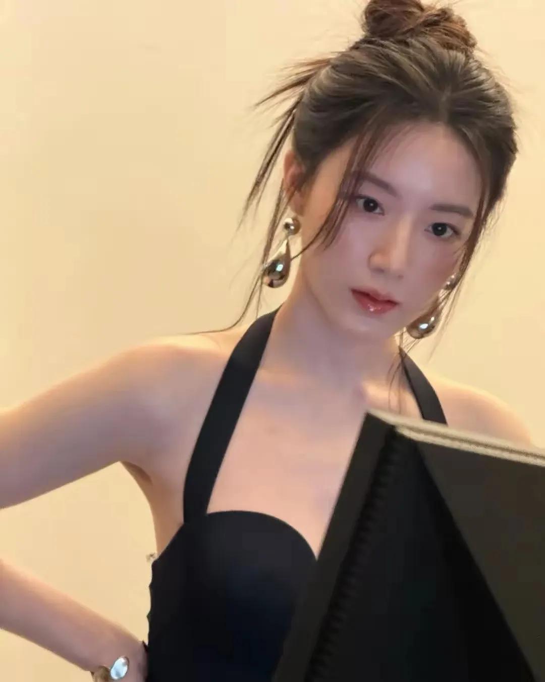 她被称为“人间水蜜桃”
