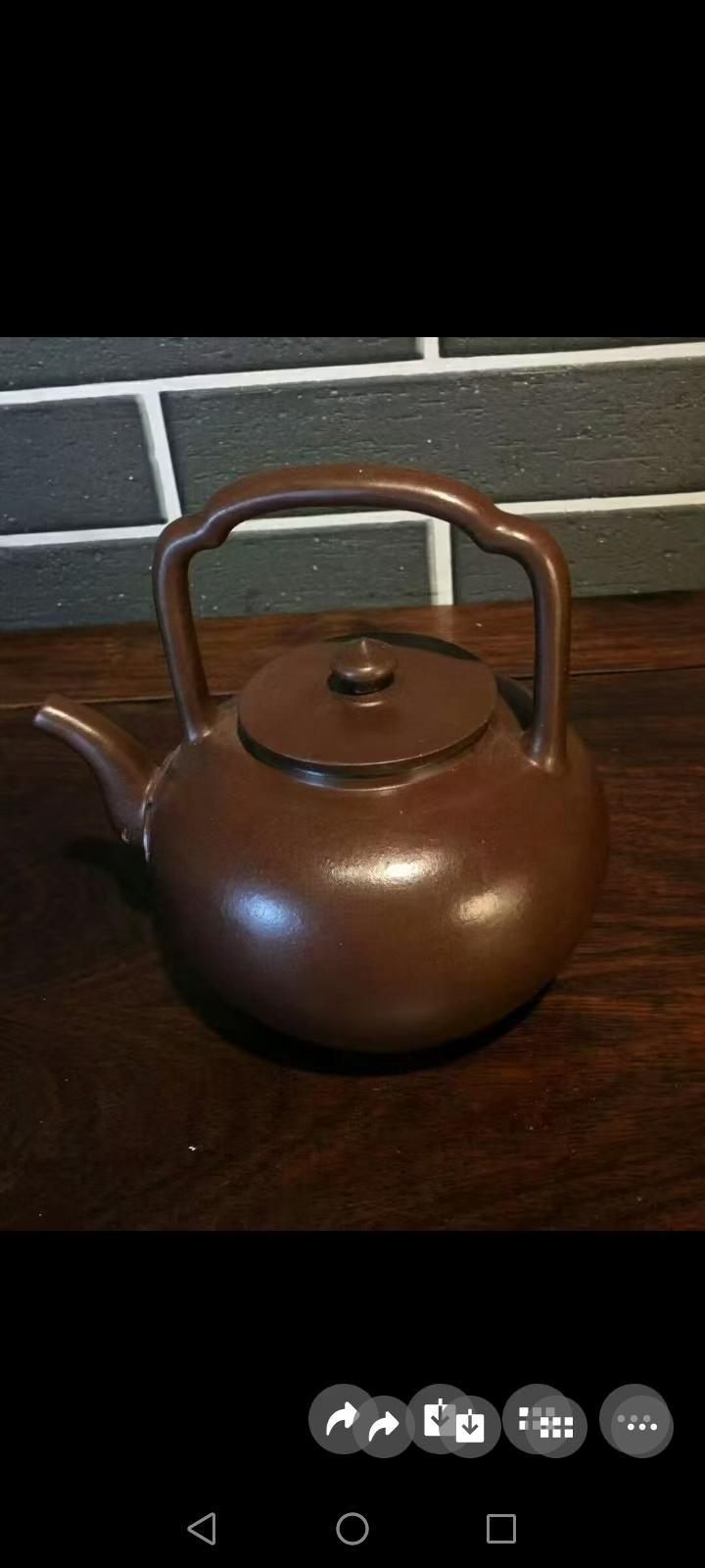 1.康熙御制提梁壶
2.蒋蓉梅花壶
3.顾景舟神龟虽寿虚扁壶
4.清末镶嵌铜锡宝
