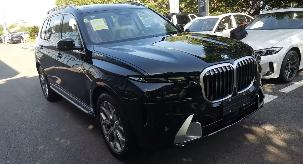 继续交付
宝马X7领先豪华
给河南V+客户交付
全款裸车68万左右
曾经的百万豪
