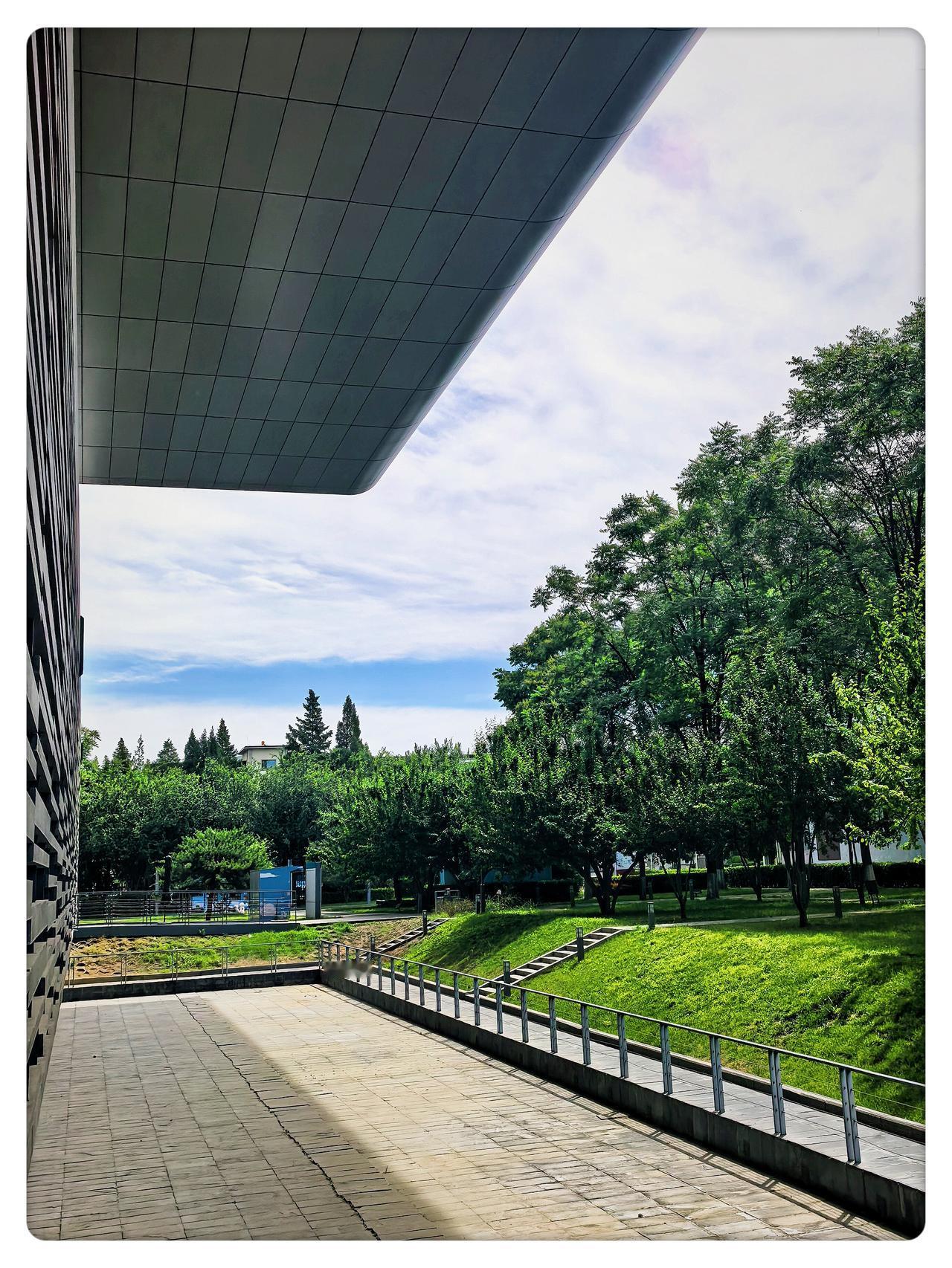 记录北京的美5月北京国家图书馆