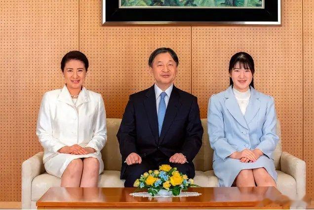 日本人口普查，总人口约为1亿2305万人，比2020少了约310万人，在五年内下