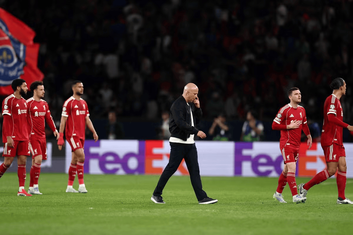 斯洛特球队的精神属性太差了。如果继续执教，大概率下赛季开始直接崩盘，奔着降级区杀