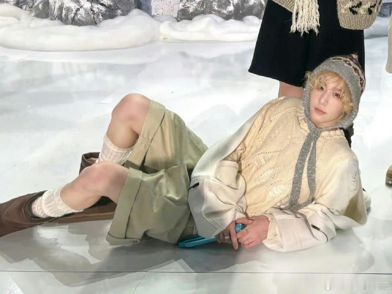 韩团的妆造真的够内娱男团学一辈子的了，好可爱的李涵涵谁懂 