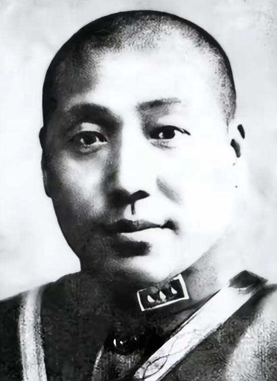 1930年，马玉仁带着3000名土匪血洗江苏古镇沙沟，掳走几十名少女想要当压寨夫