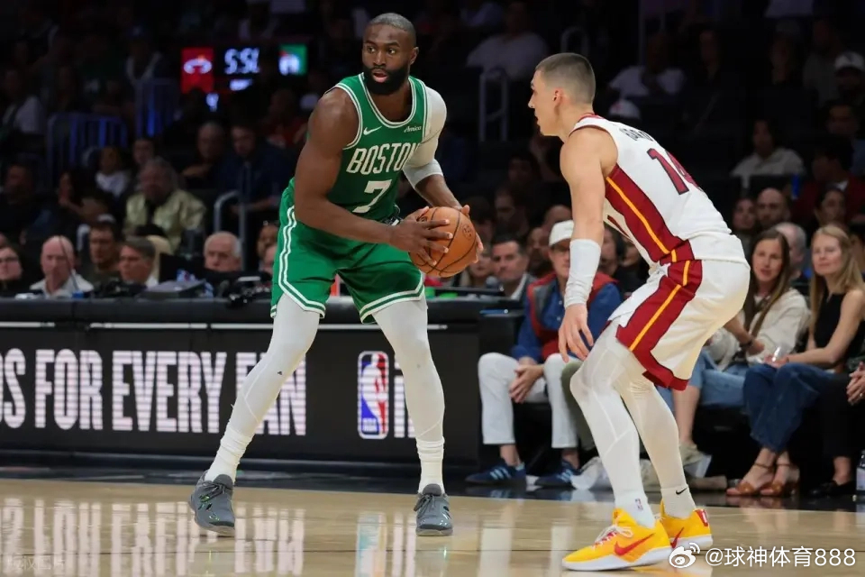 杰伦-布朗狂砍43+4+7杰伦-布朗今天也是疯狂输出，上半场布朗投篮16中10，