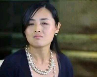 34 岁复旦高材生露露相亲全程一脸不屑，闺蜜撑腰：她本是天之骄女，只配人中龙凤！