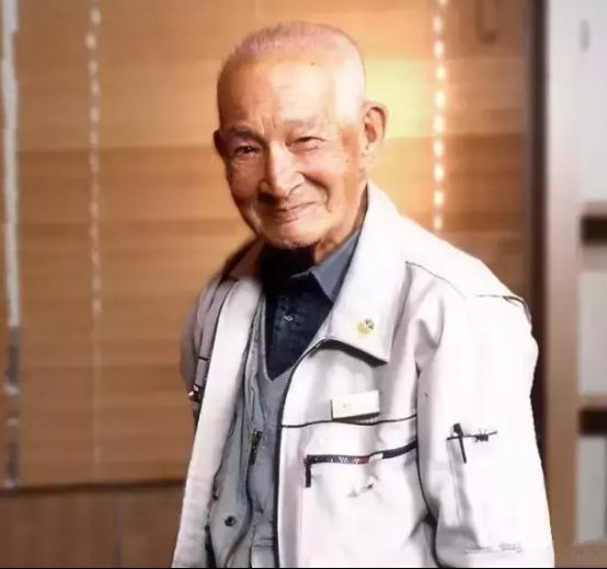 “如果中国的沙漠不变绿，我就从日本最高的楼上跳下去！”1990年，83岁日本老人