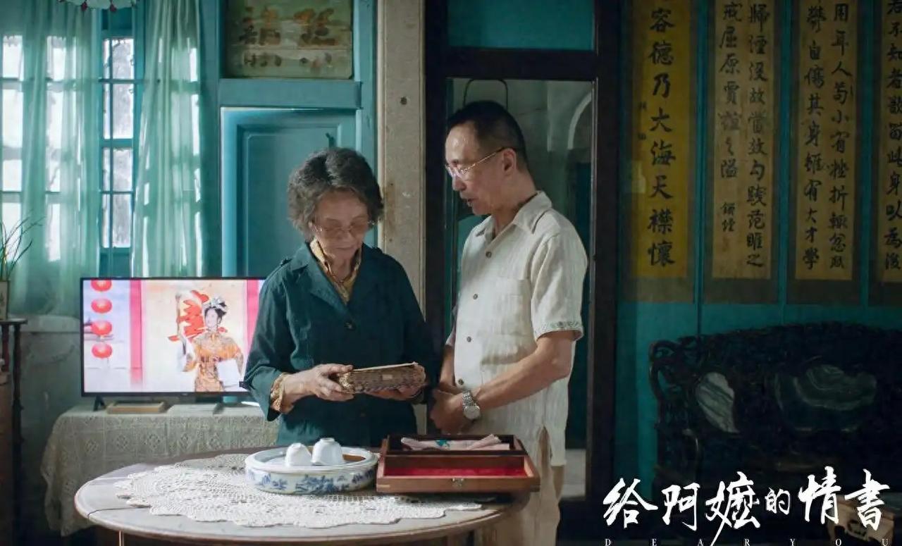 小成本方言片正在悄悄改写电影市场，大制作失灵后，真正打动观众的，反而是家常烟火气