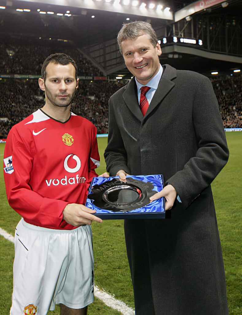 🔴很难再有曼联球员复制吉格斯这样的数据了📆二十一年前的今天，2004年12月