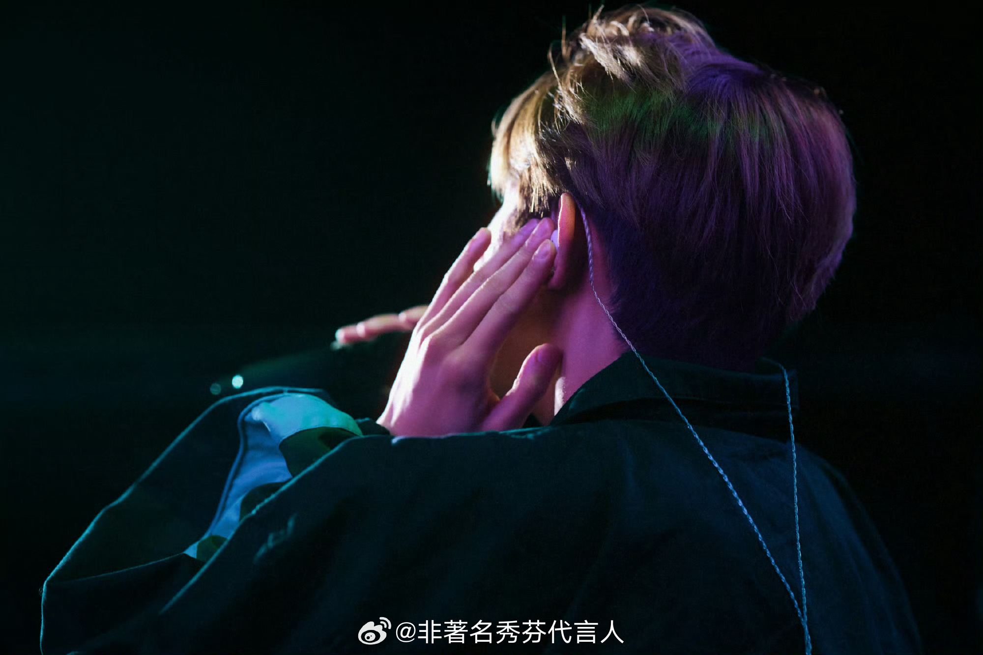 王源音乐节彩排照王源王源南宁音乐节彩排照👇🏻期待一下正式演出 