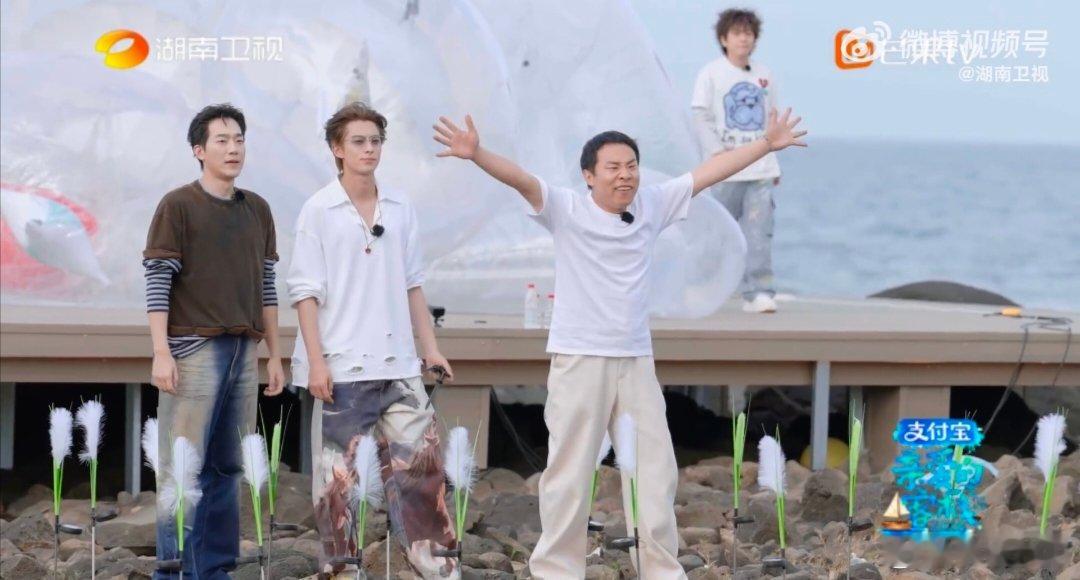 王鹤棣秦岚徐志胜马思超爱人错过亲爱的客栈奔跑的方向变了，心动的感觉没了，秦岚与徐