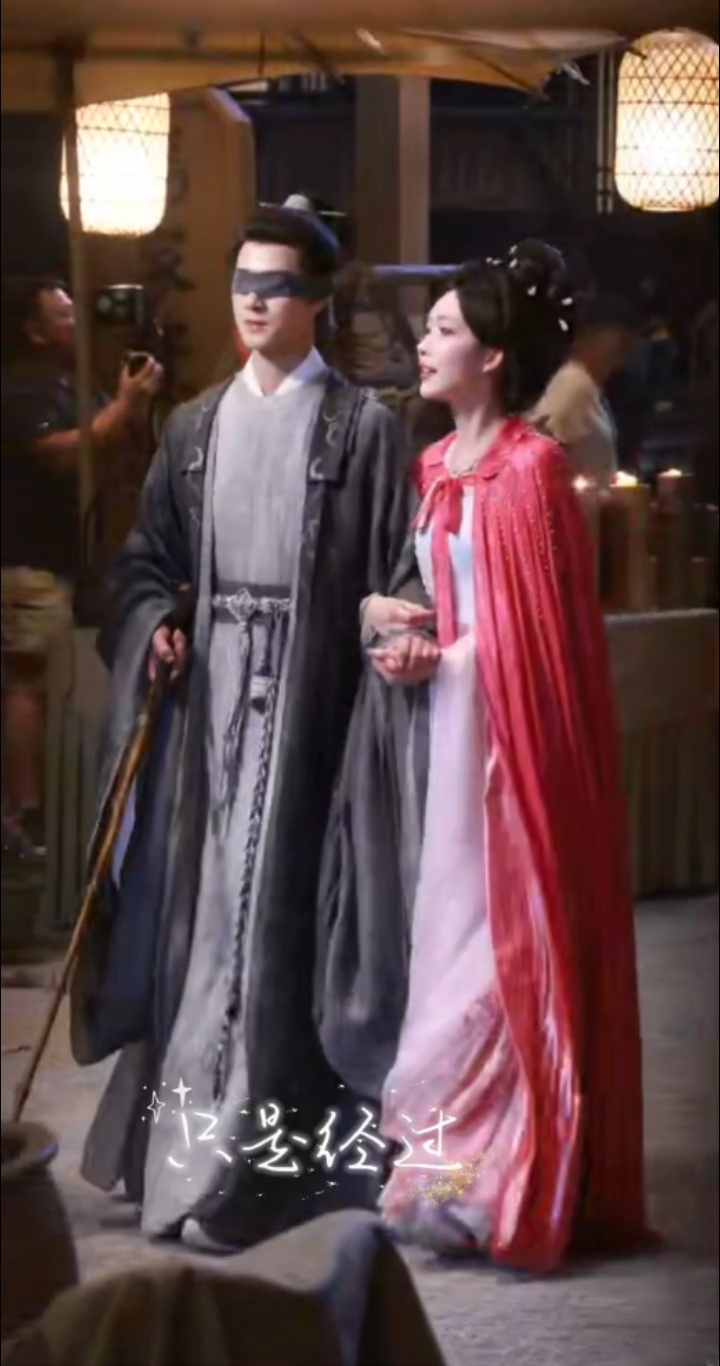 就这样牵着手不放开～孟子义李昀锐尚公主逛街路透孟子义李昀锐尚公主蒙眼约会 ​​​