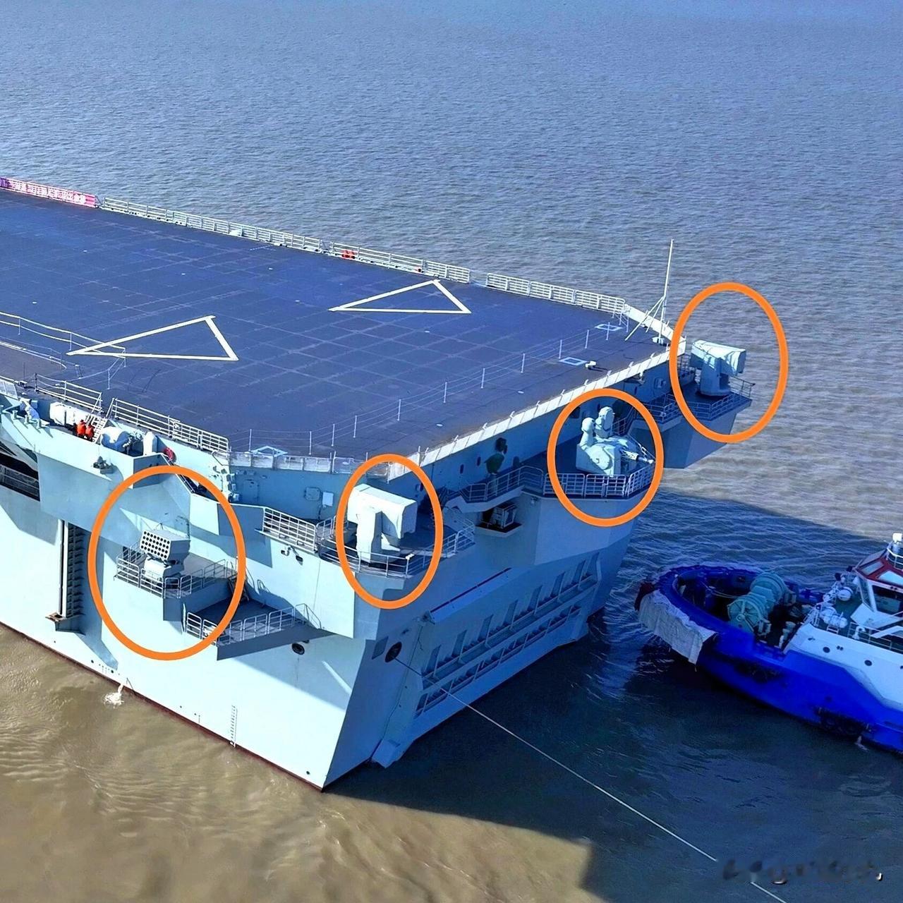 076海试照片曝光，军迷沸腾！外媒评价：“海上堡垒”名不虚传，最后一层防线堪称无