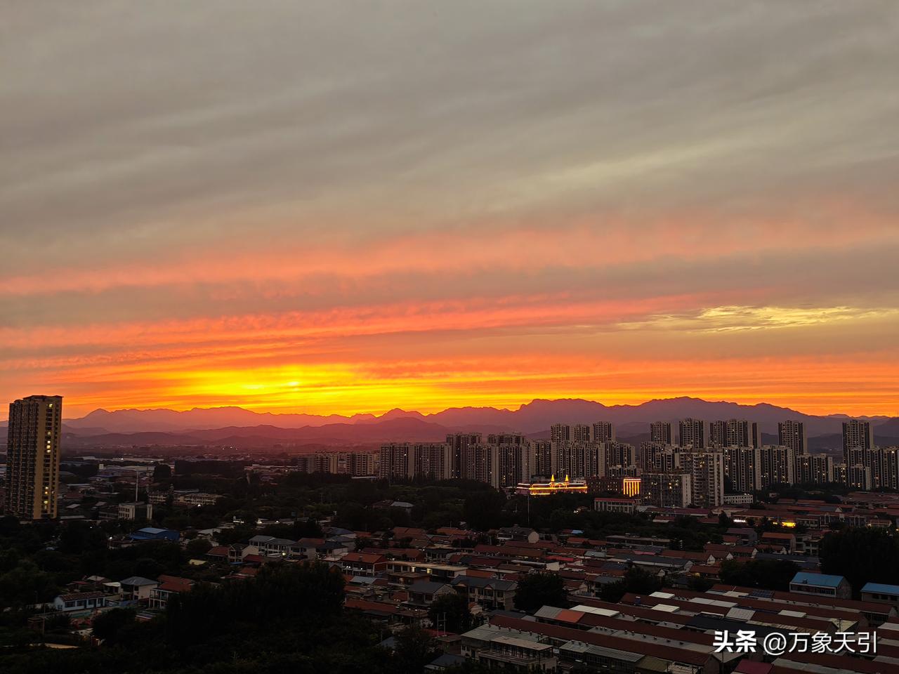 2017年《人民的名义》爆火，它确实是部制作精良、全员演技在线的良心剧。这部剧尺