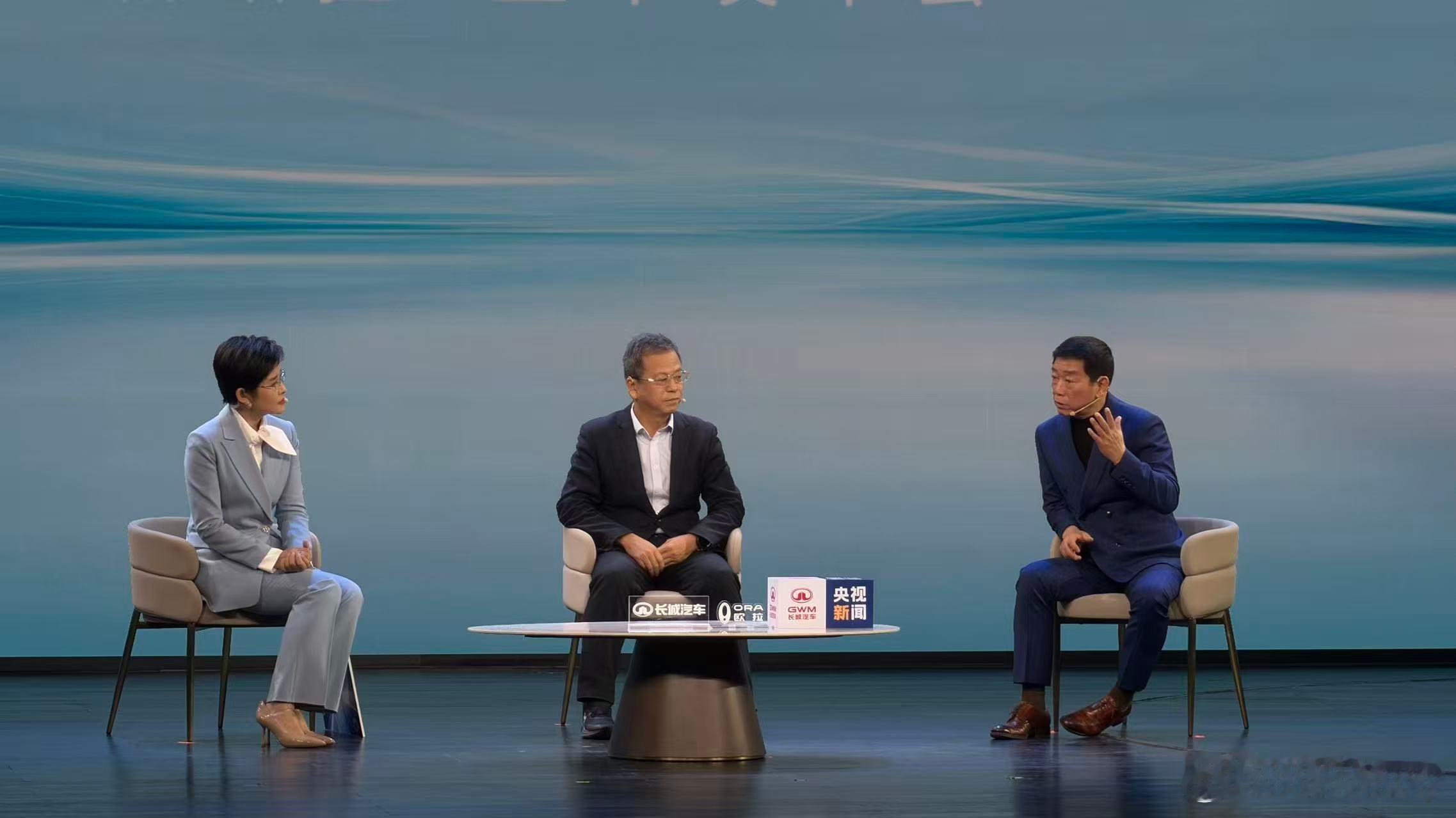 魏建军说让每一个零件多工作10年大家都在屏幕上较劲，魏建军在零件寿命上较真。“让