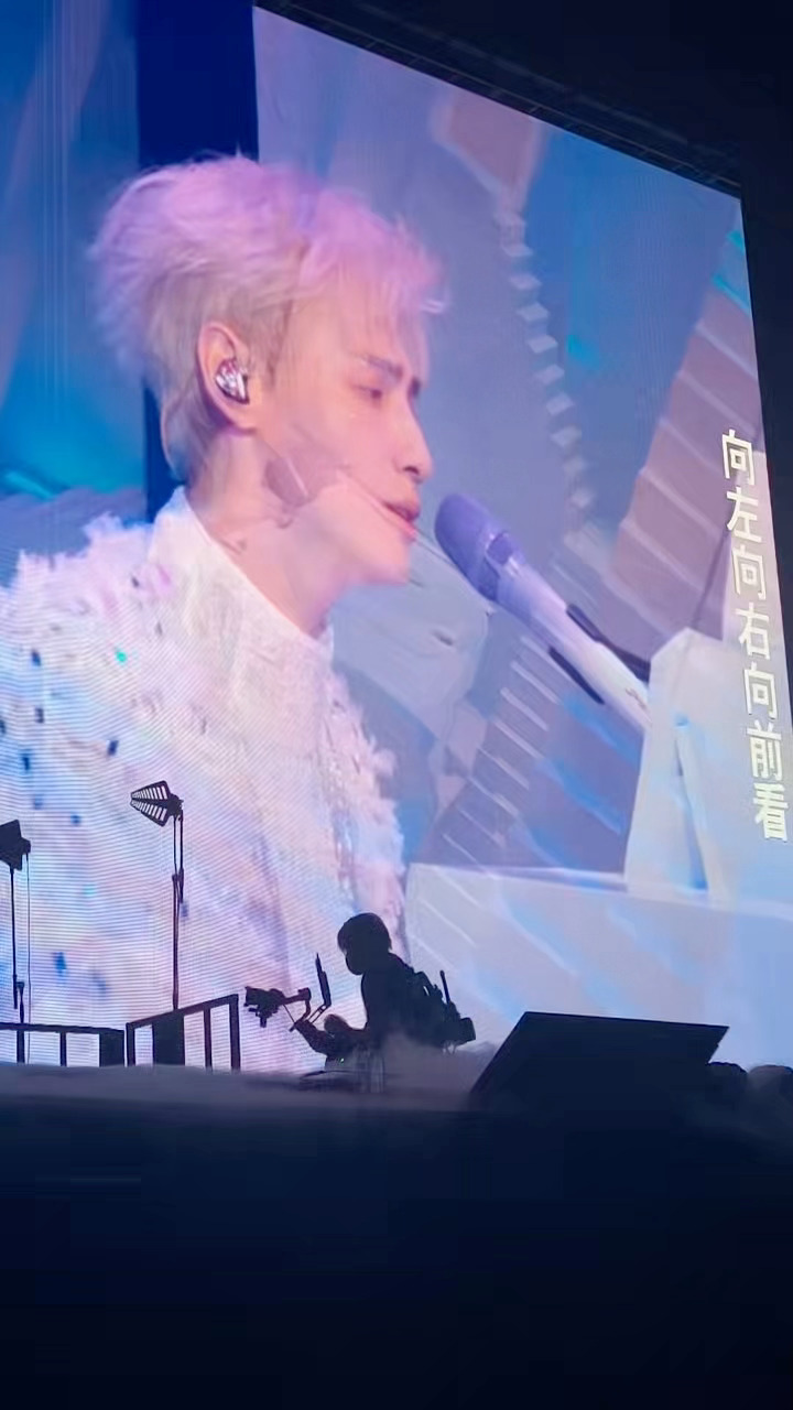 罗云熙演唱会罗云熙程潇对我眼睛很好 内娱独一份的沉浸式迷宫舞台终于亲眼所见！立体