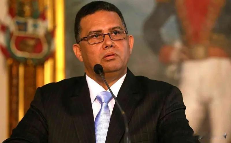 有没有一种可能，前内政部长、曾两度担任国家情报局局长古斯塔沃·冈萨雷斯·洛佩斯就