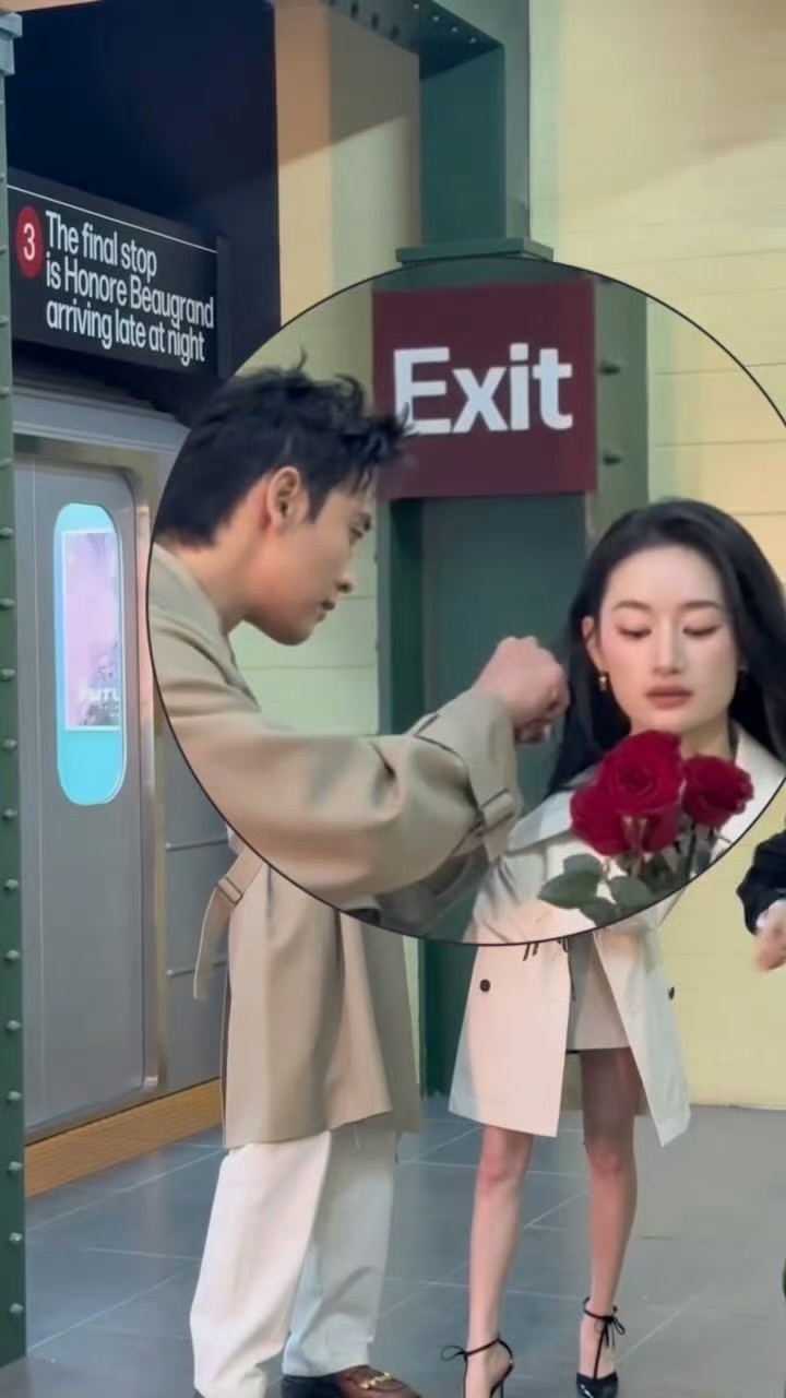 王天辰拍摄帮郭晓婷整理头发，好自然的互动，甜甜的