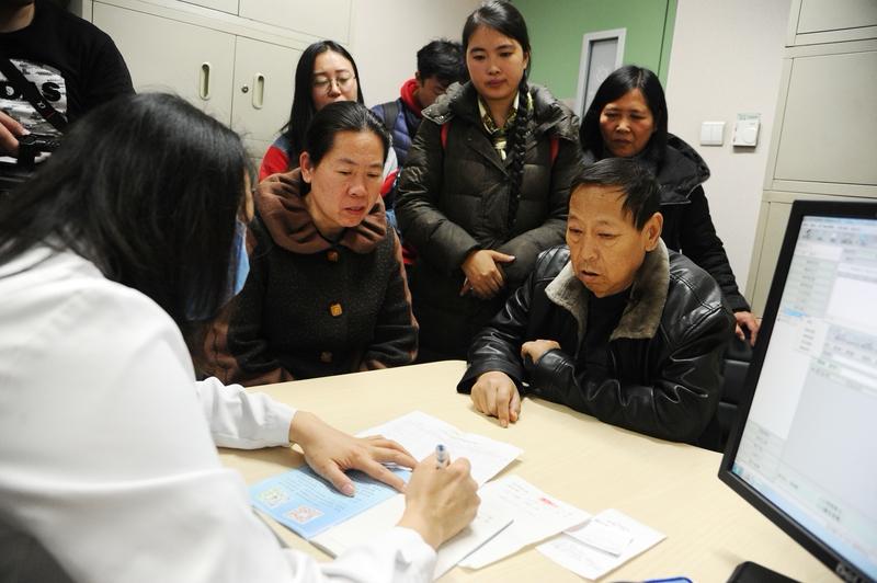 上海家庭纷争再掀波澜：女子被打反击反遭批捕，背后隐藏的真相令人震惊！

近日，一