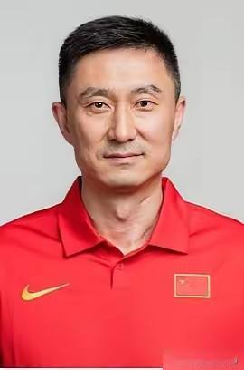 这篇文章是比较如实、恰当的对时任中国男篮主教练的杜锋、对中国男篮以及在什么时代背
