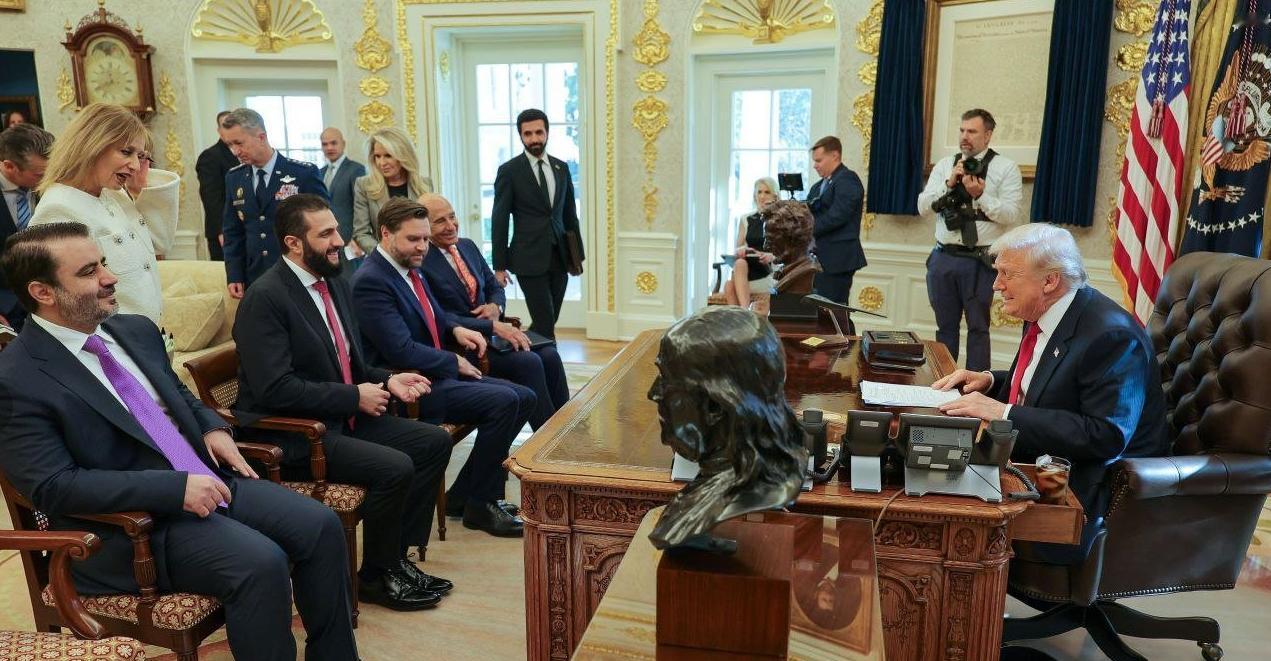 特朗普宣布与叙利亚总统朱拉尼讨论了，中东和平计划细节！可以预测，朱拉尼已经彻底投