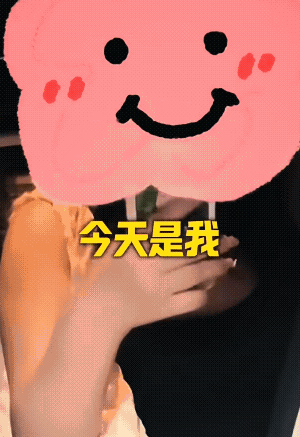 网约车司机碰上“公主病”乘客，打辆车就真把自己当慈禧了！
杭州一个网约车司机接单