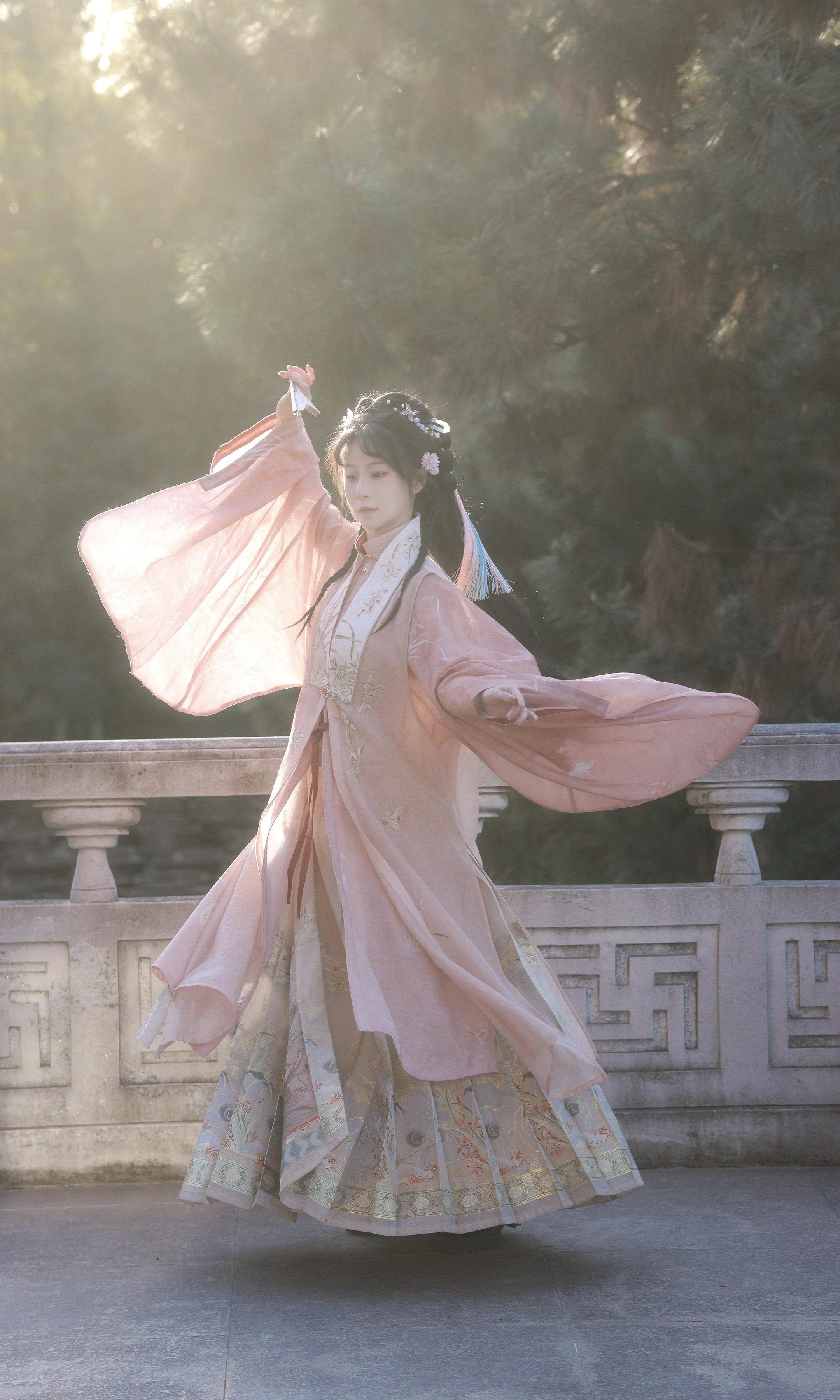 人生如戏  👘