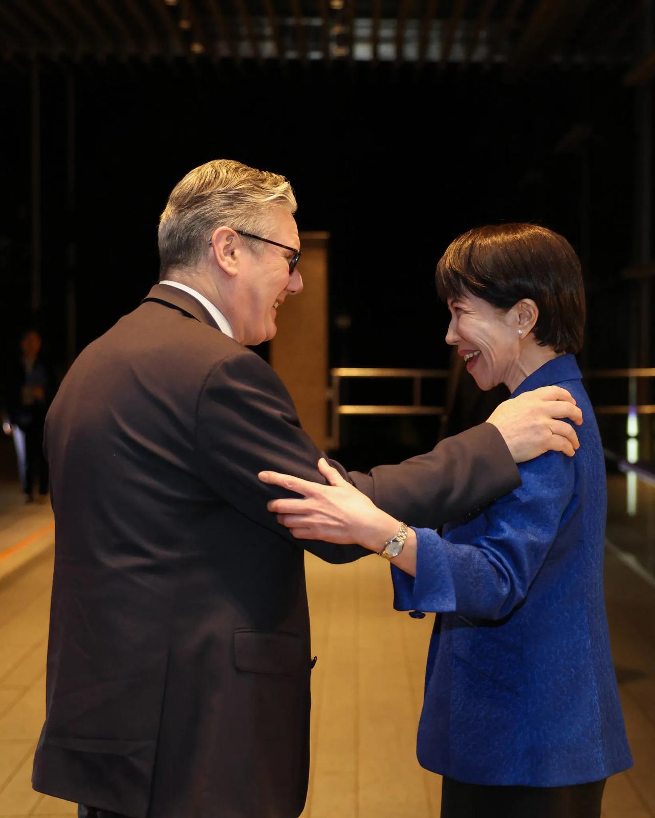 英国首相斯塔默：很高兴在东京见到你，高市早苗首相

我们的伙伴关系正在为两国人民