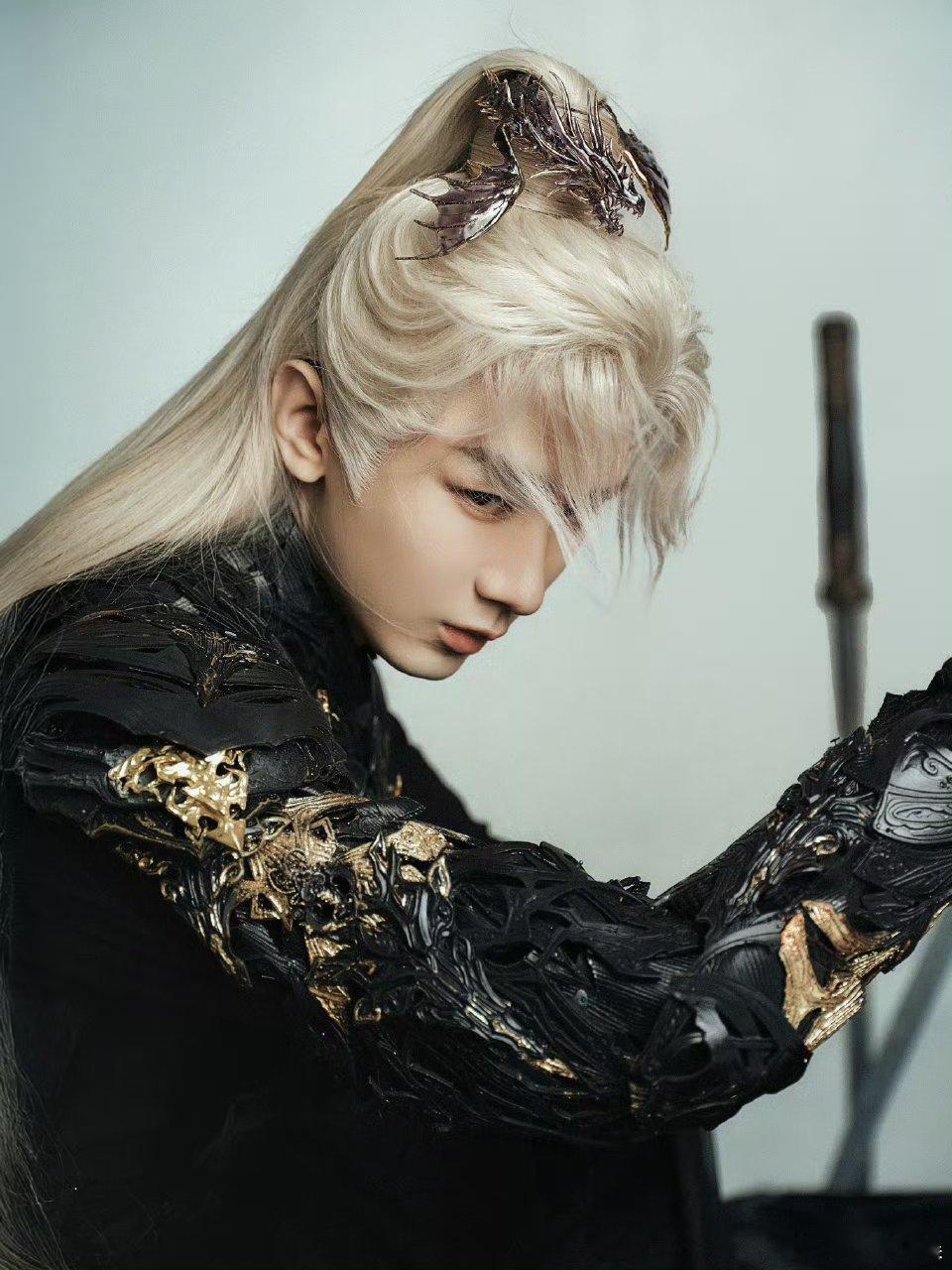 成毅一念情牵剑意生成毅毅燃问道探西风成毅一念情牵剑意生，帅，[期待][期待][期