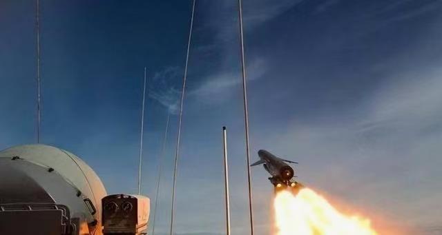 其实现在向委内瑞拉出售或援助红旗系列防空导弹和霹雳15空空导弹，正当其时！

这