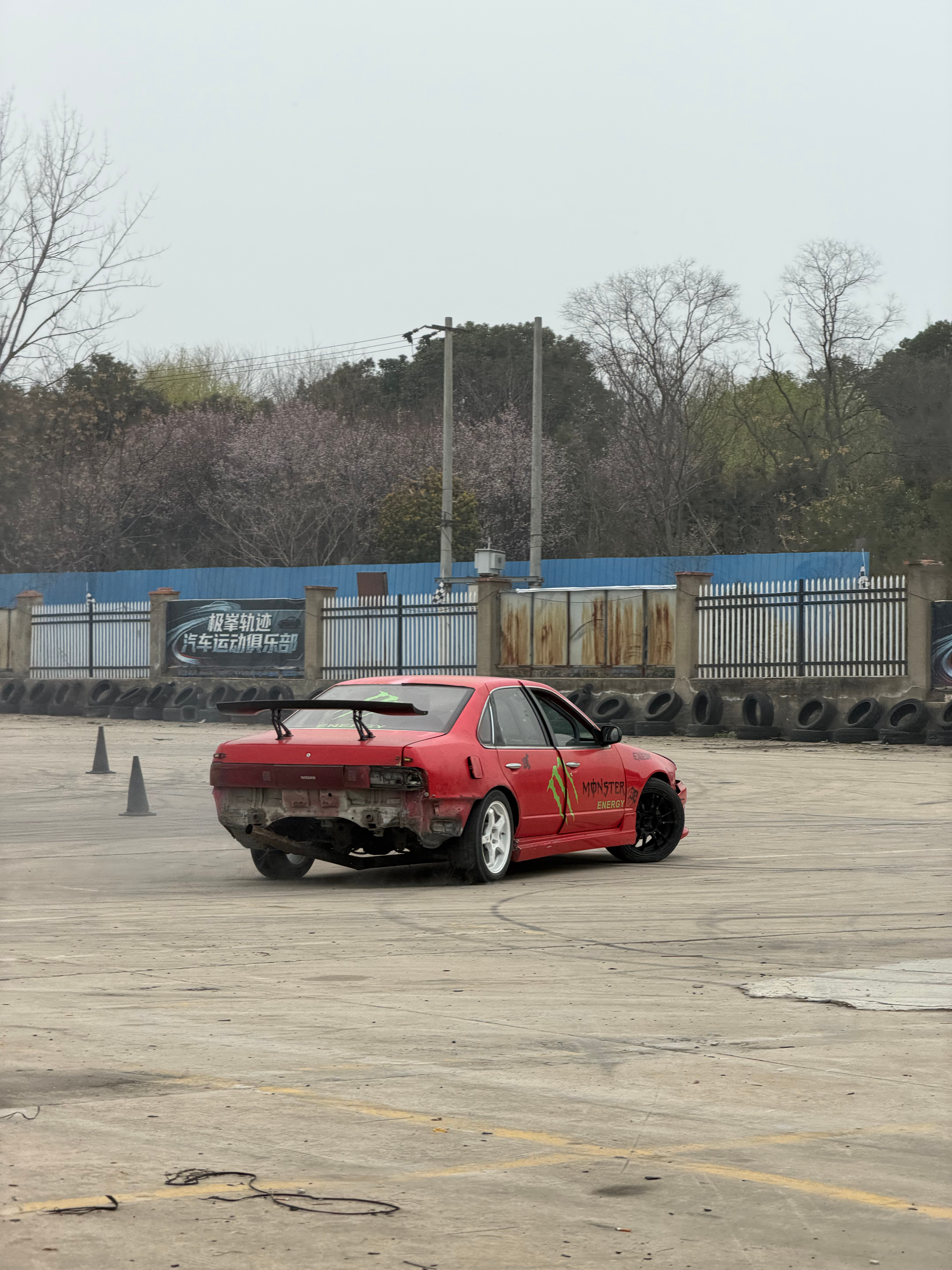 喂，你好，这会不方便，我在开车。