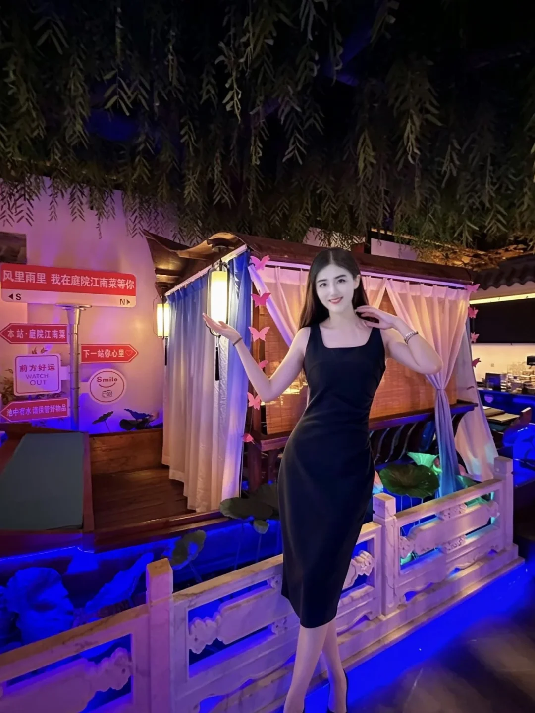 老板也太会了！他家可以坐在船上吃饭呐！