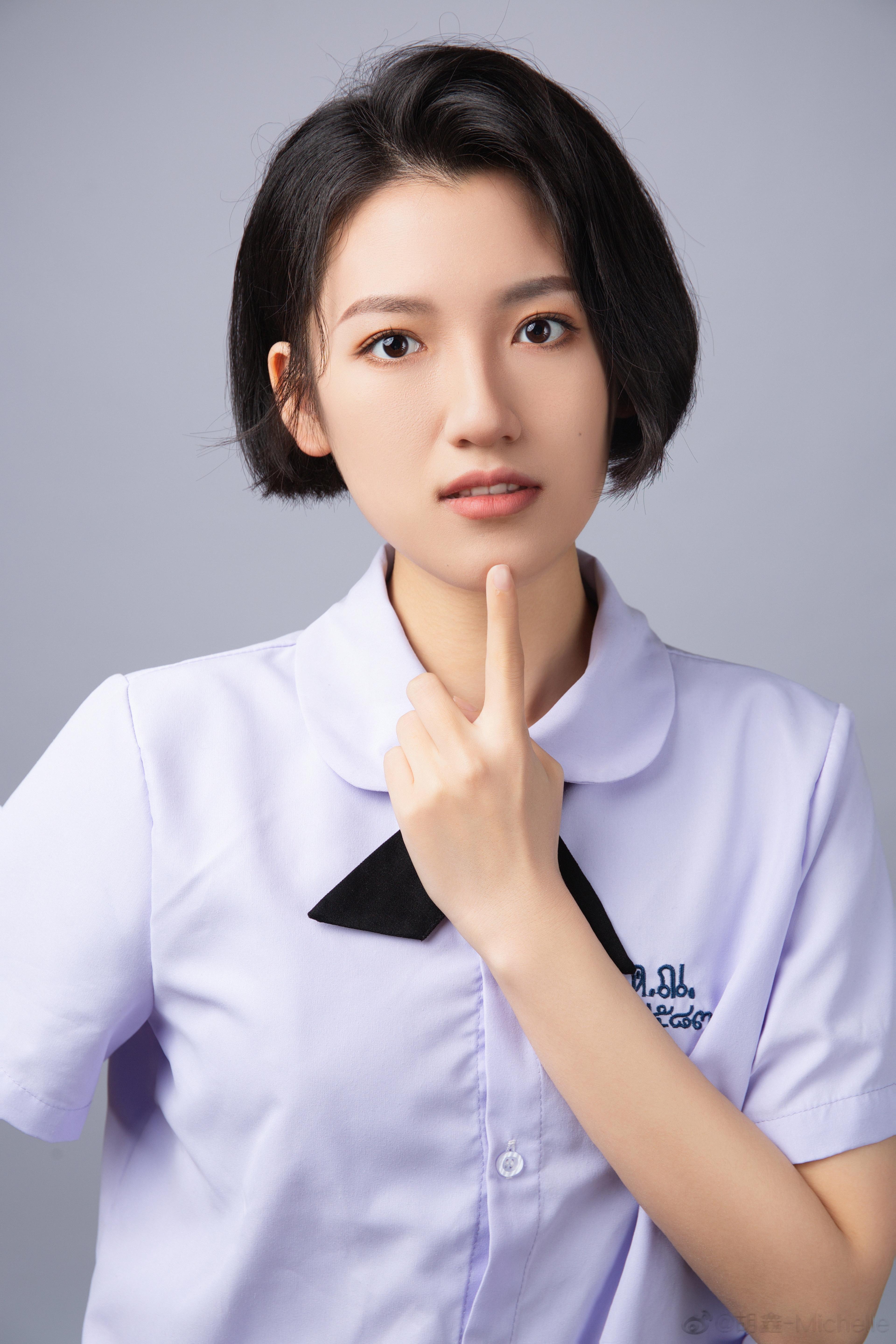 解锁短发新形象 ​​​