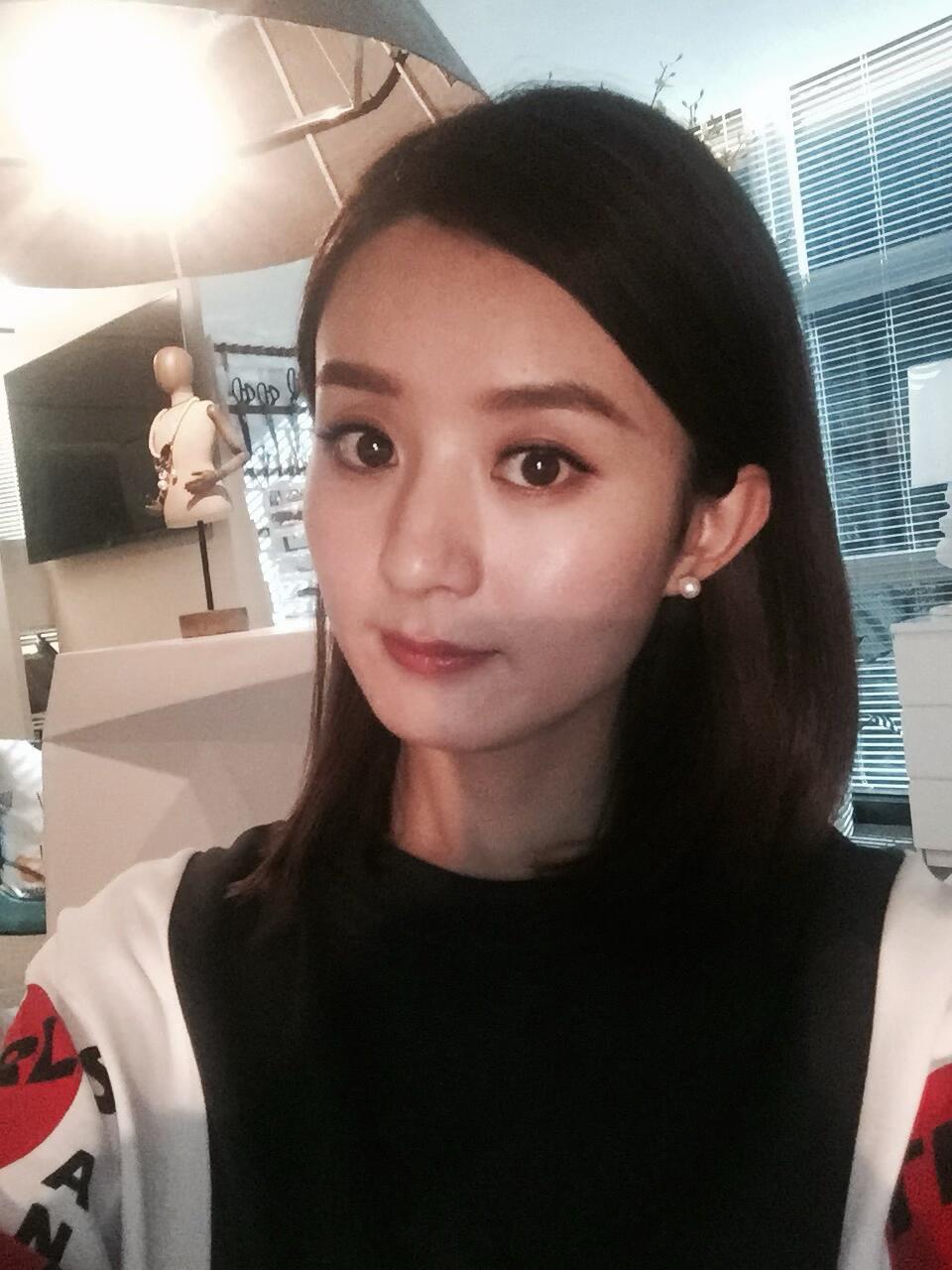 赵丽颖[超话]赵丽颖林浅 捡到林浅，和零钱包的自拍[doge] ​​​