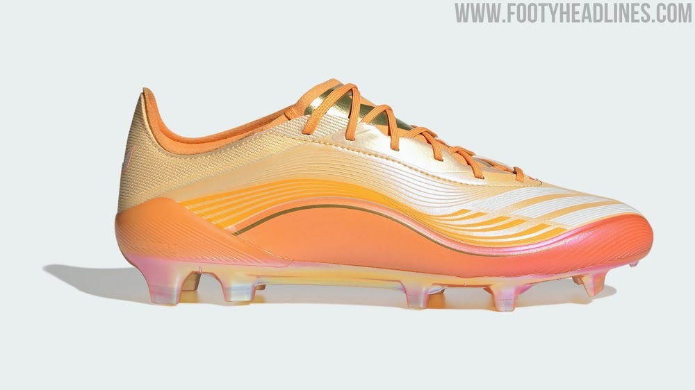 FootyHeadlines曝光梅西2026年的第二款专属战靴，这款战靴被命名为