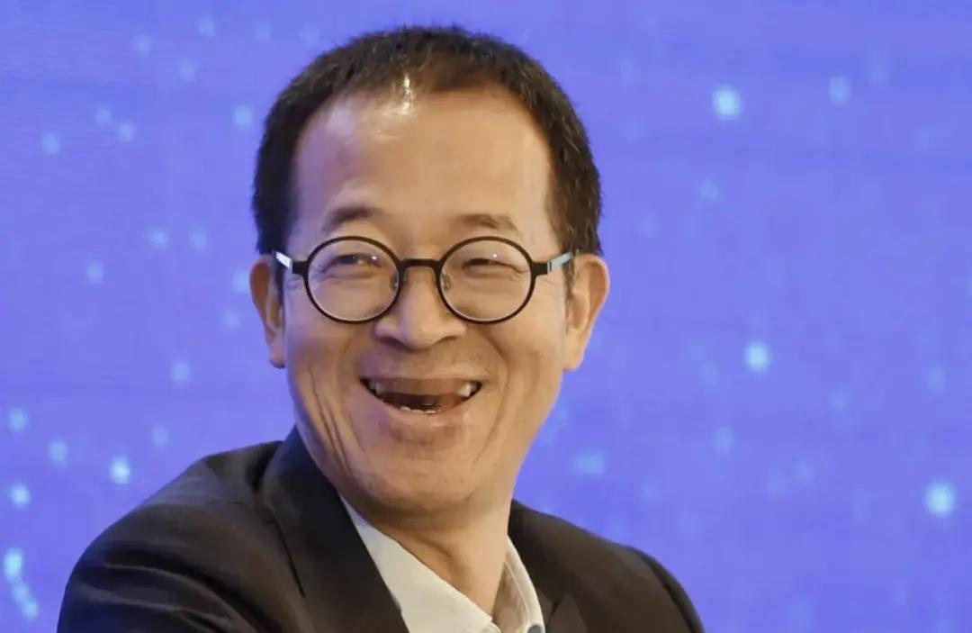 俞敏洪最新发声再谈董宇辉离职
据看看新闻，12月21日，新东方创始人俞敏洪在讲话