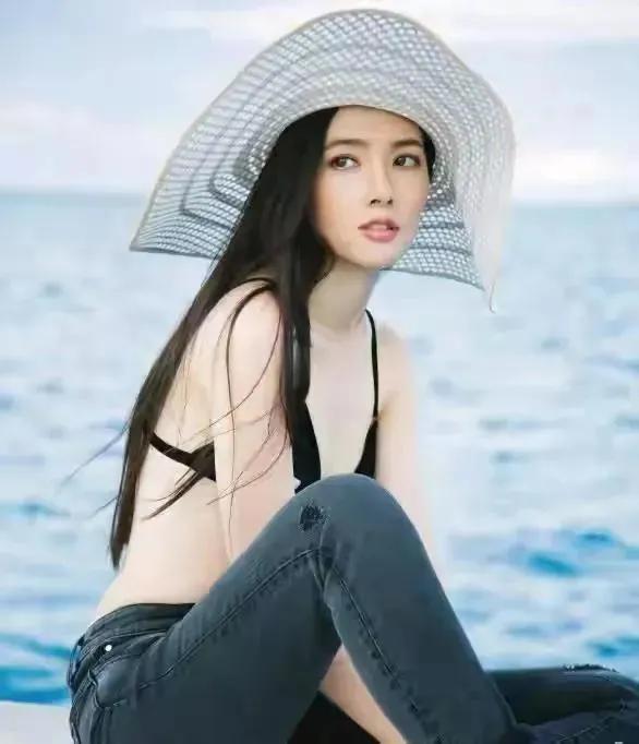记者问向佐：“你天天回家，郭碧婷难受吗？”旁边助理吓坏了，这叫什么问题，赶紧挡开