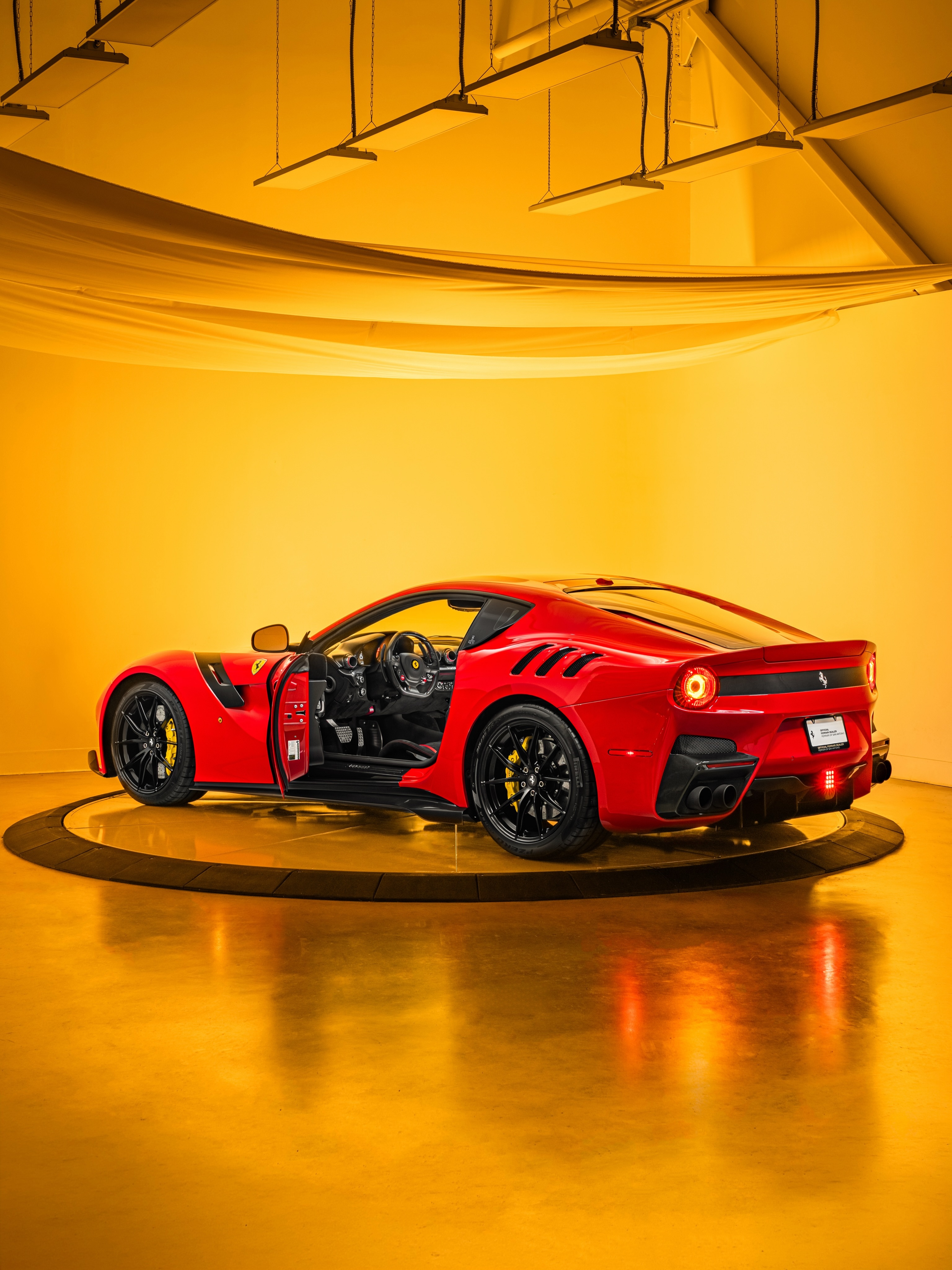 法拉利 F12 TDF 法拉利汽车视觉大v聊车cc