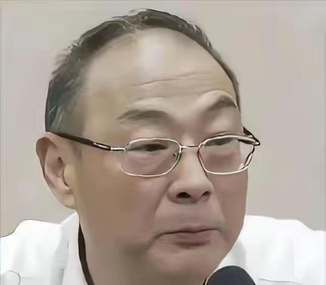 完全同意金灿荣教授的观点，中国没有必要再三要求日本就侵华罪行道歉了，日本道歉不道
