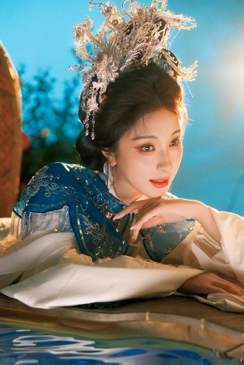 张小婉古装张小婉古装撞脸金巧巧张小婉古装撞脸金巧巧，尤其这几张太像了 