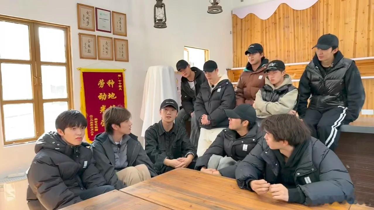 种地吧第三季少人，十个勤天人员变动应到10人实到5.5人，这阵容变化还挺大的！不